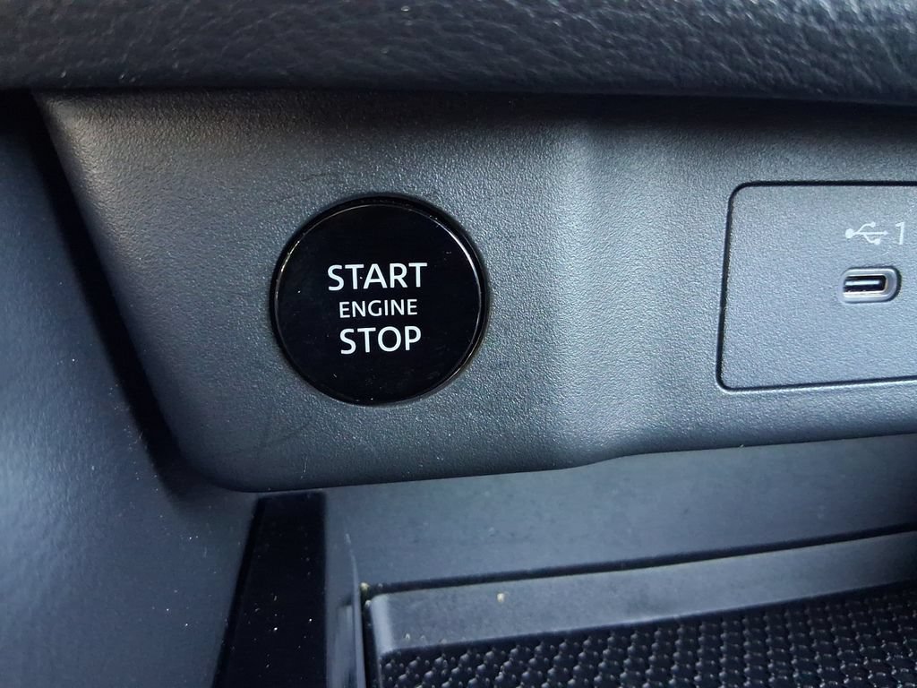 Used 2026 Nissan Rogue S FWD image 29