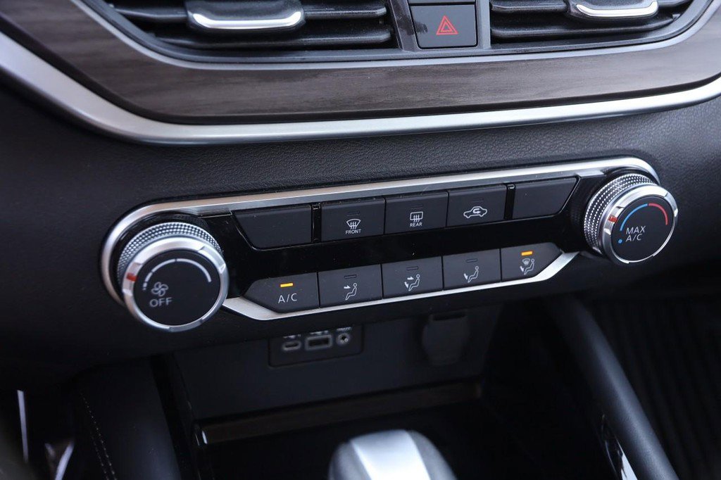 Used 2023 Nissan Altima 2.5 SV FWD image 17