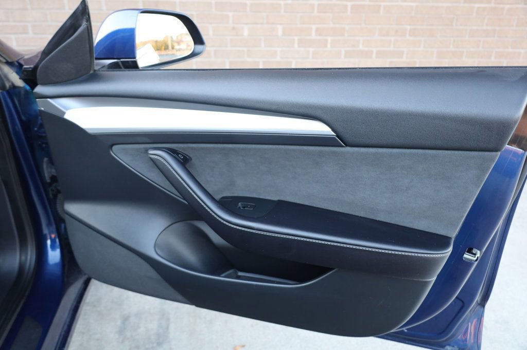 Used 2023 Tesla Model 3 Standard Range image 22