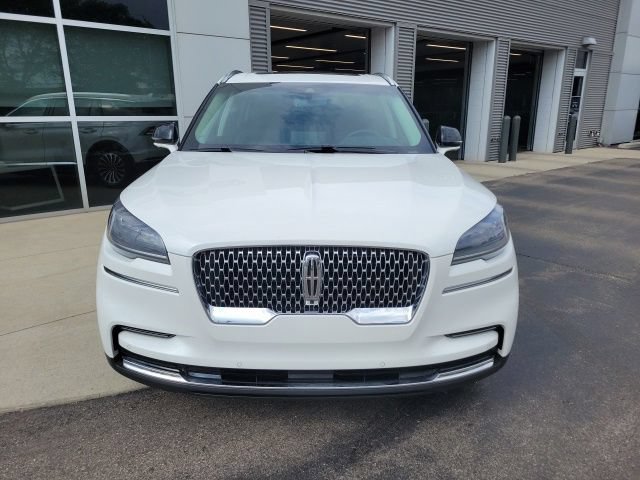 Certified 2024 Lincoln Aviator Reserve w/ Elements Package Plus AWD/4WD image 11