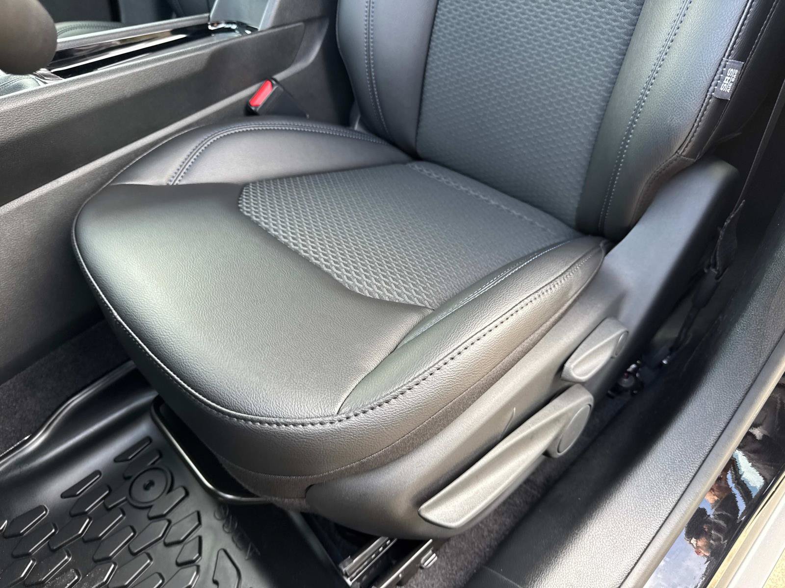 New 2026 Jeep Compass Latitude AWD/4WD image 18