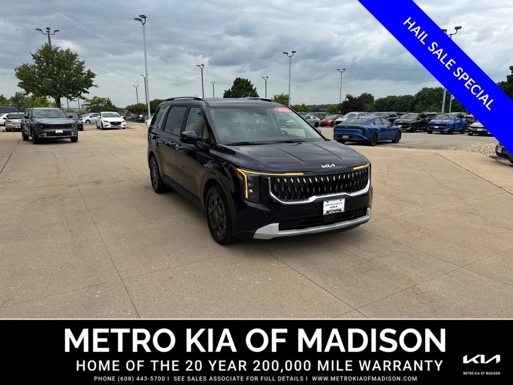Used 2026 Kia Carnival EX FWD image 7