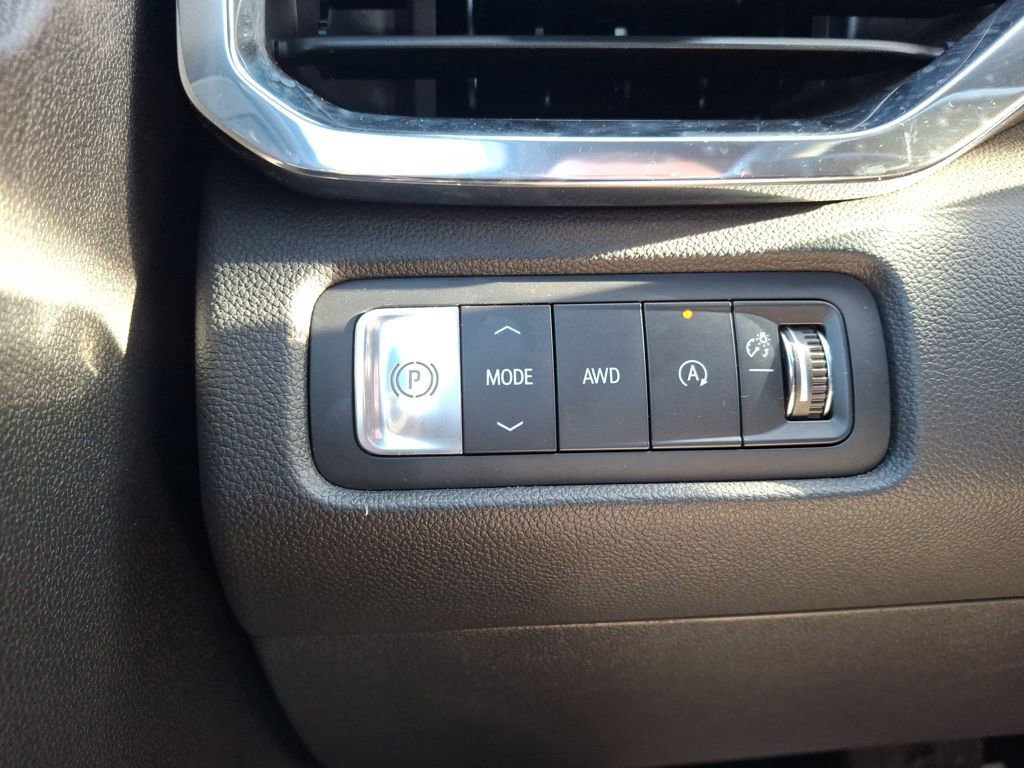 Used 2024 GMC Acadia Elevation image 26