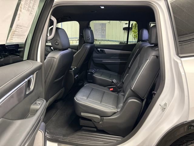Used 2025 Buick Enclave Sport Touring image 24