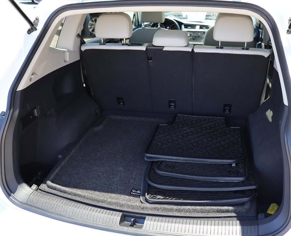 Used 2019 Volkswagen Tiguan SE w/ Panoramic Sunroof Package AWD/4WD image 24
