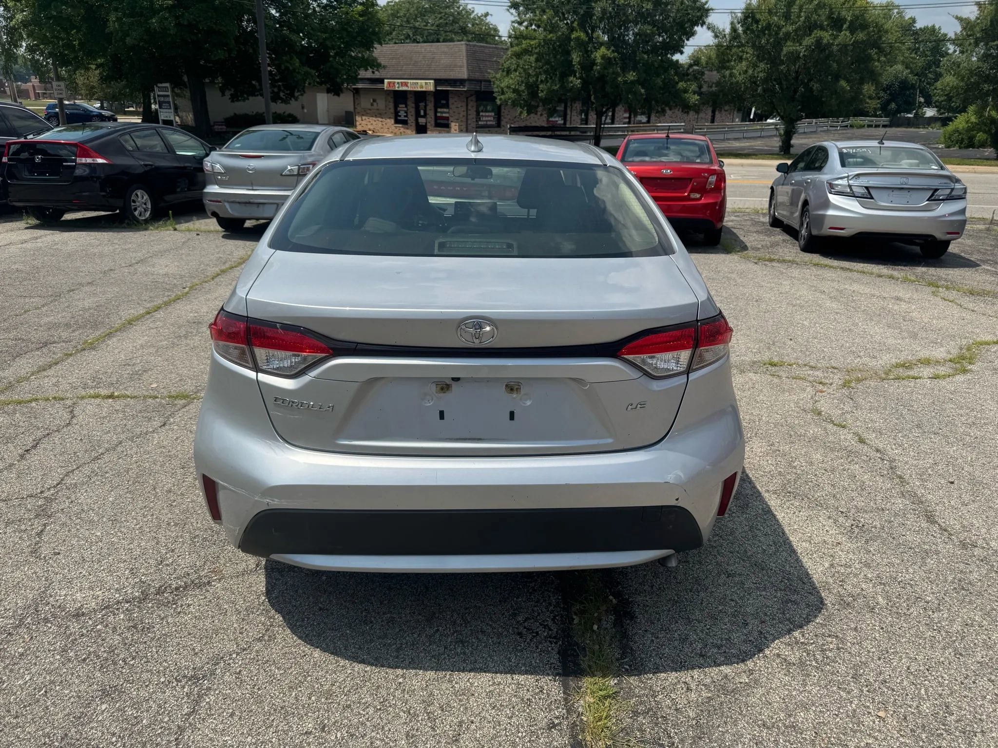 Used 2020 Toyota Corolla LE image 3