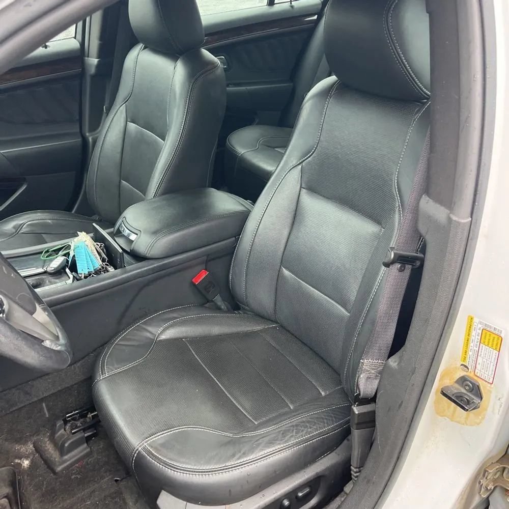 Used 2013 Ford Taurus Limited AWD/4WD image 22