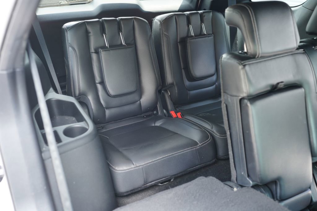 Used 2017 Ford Explorer Limited w/ Equipment Group 301A AWD/4WD image 28