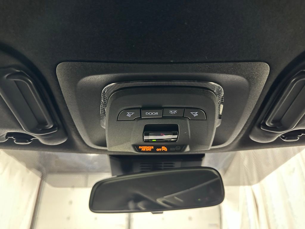 Used 2025 Toyota Corolla SE FWD image 40