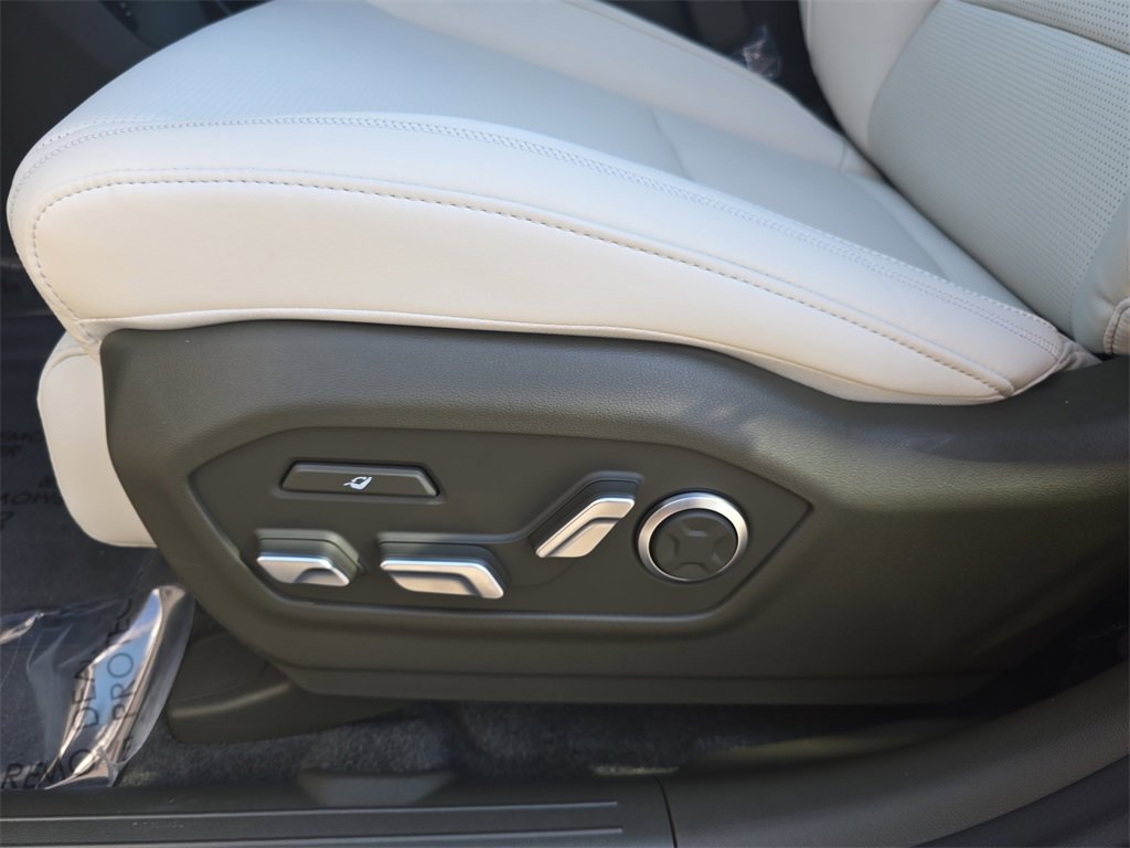 New 2025 Hyundai Santa Fe Calligraphy image 31