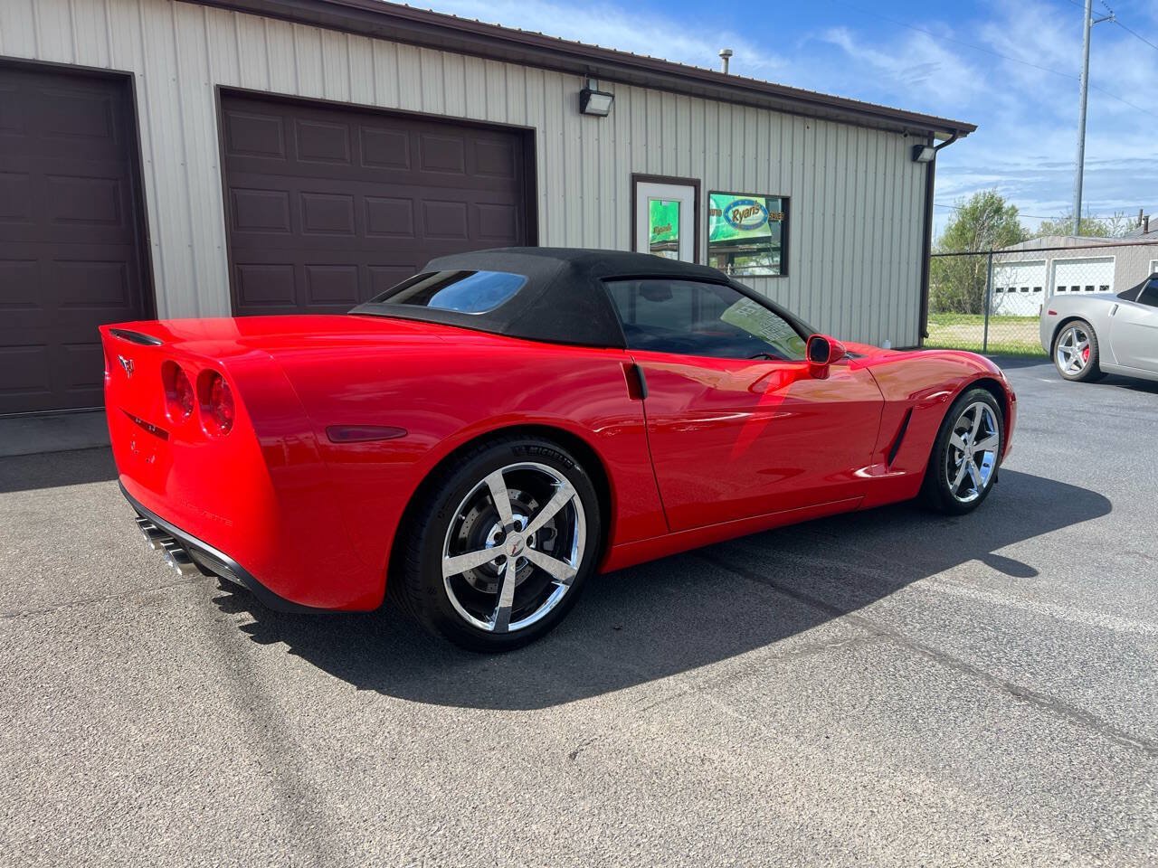 Used 2010 Chevrolet Corvette Convertible w/ Preferred Equipment Group RWD image 12