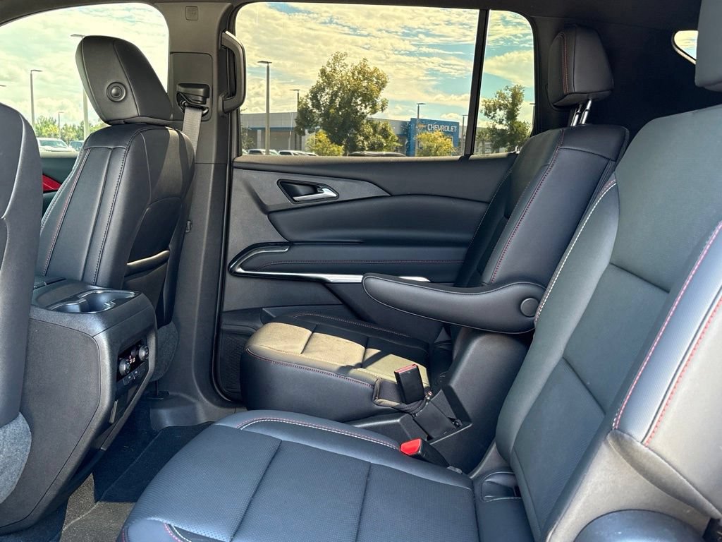Used 2025 Chevrolet Traverse Z71 w/ Driver Confidence Package AWD/4WD image 12