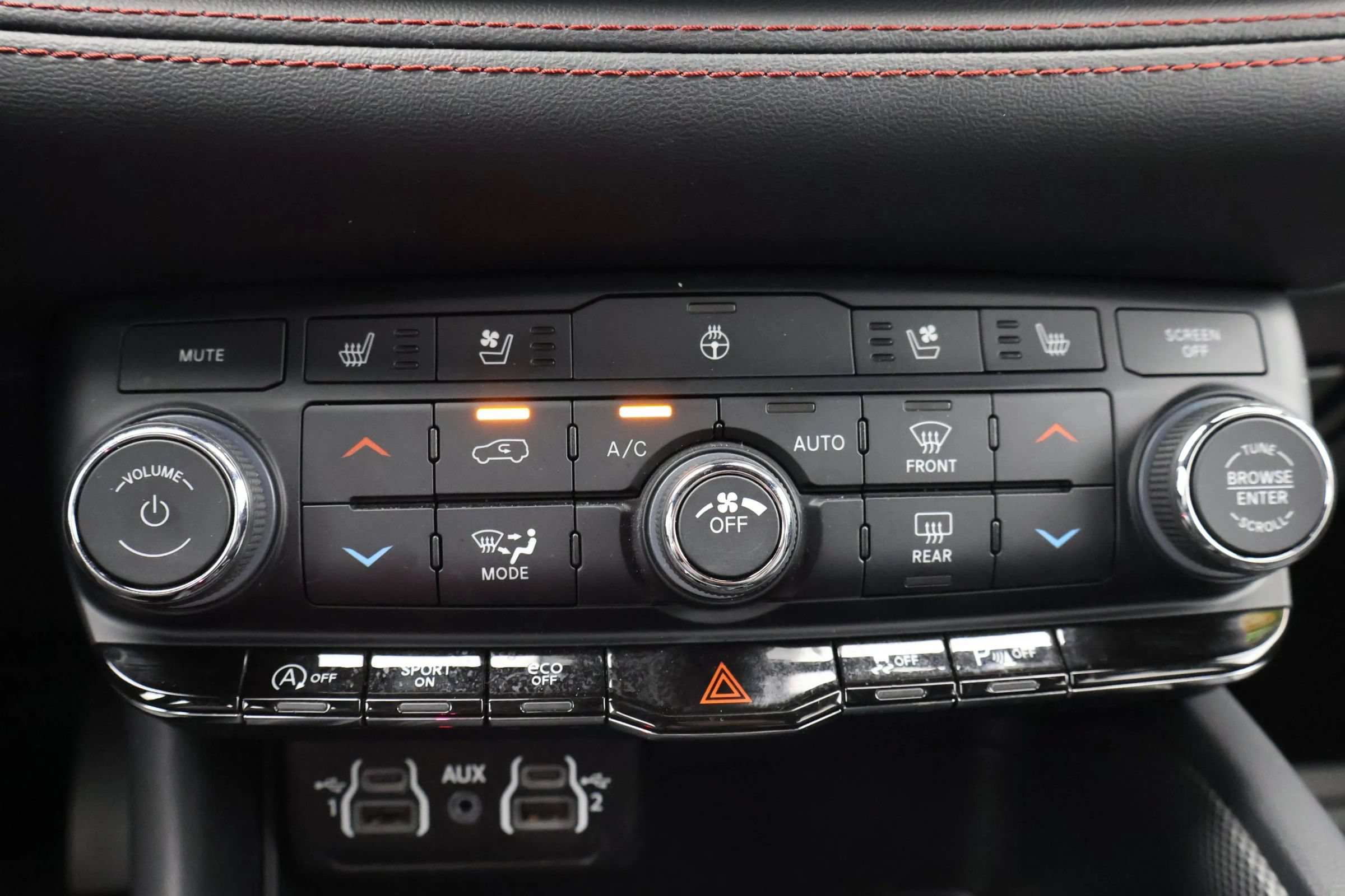 Used 2024 Dodge Durango GT AWD/4WD image 35