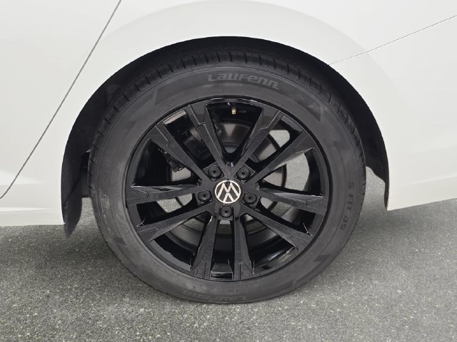 Used 2025 Volkswagen Jetta Sport FWD image 32