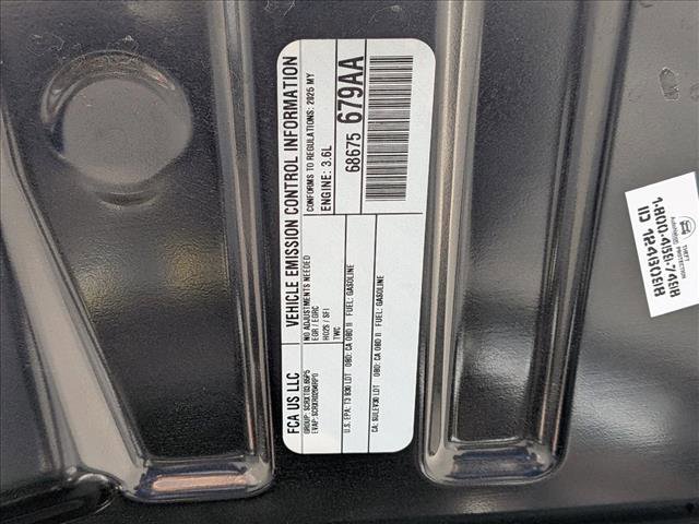 Certified 2025 Jeep Grand Cherokee L Limited w/ Black Appearance Package AWD/4WD image 21