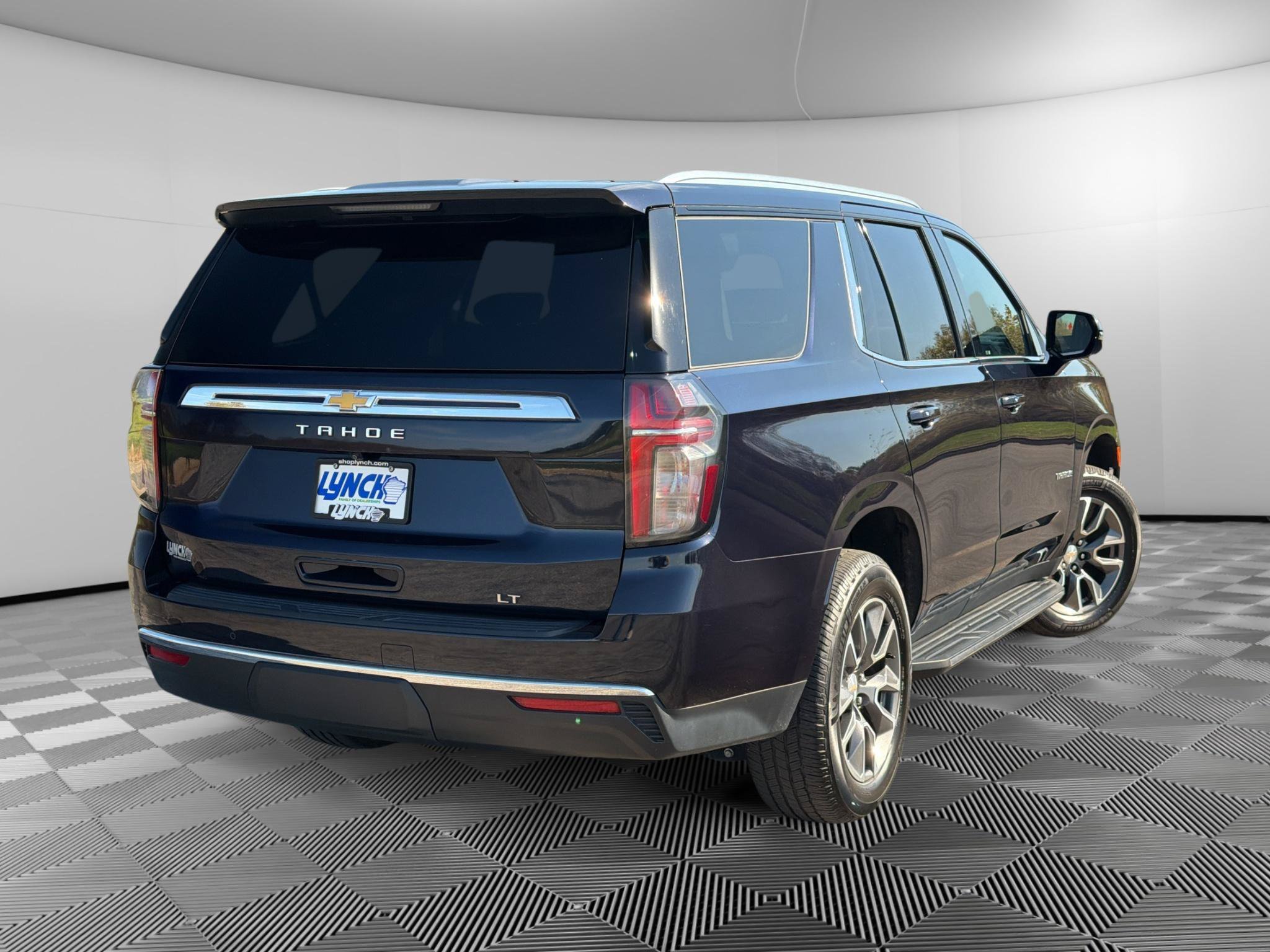 Used 2021 Chevrolet Tahoe LT w/ LT Signature Package AWD/4WD image 4
