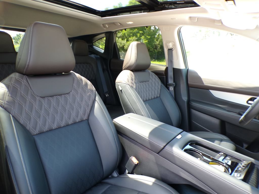 Used 2025 Nissan Murano Platinum w/ Cargo Package AWD/4WD image 13