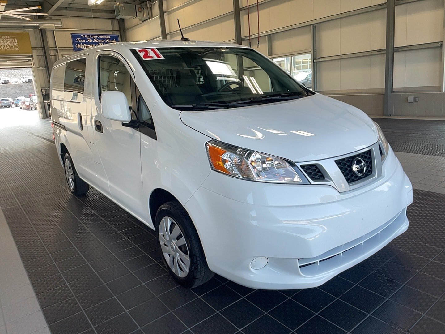 Used 2021 Nissan NV200 SV w/ Sliding Door Glass Package FWD image 1