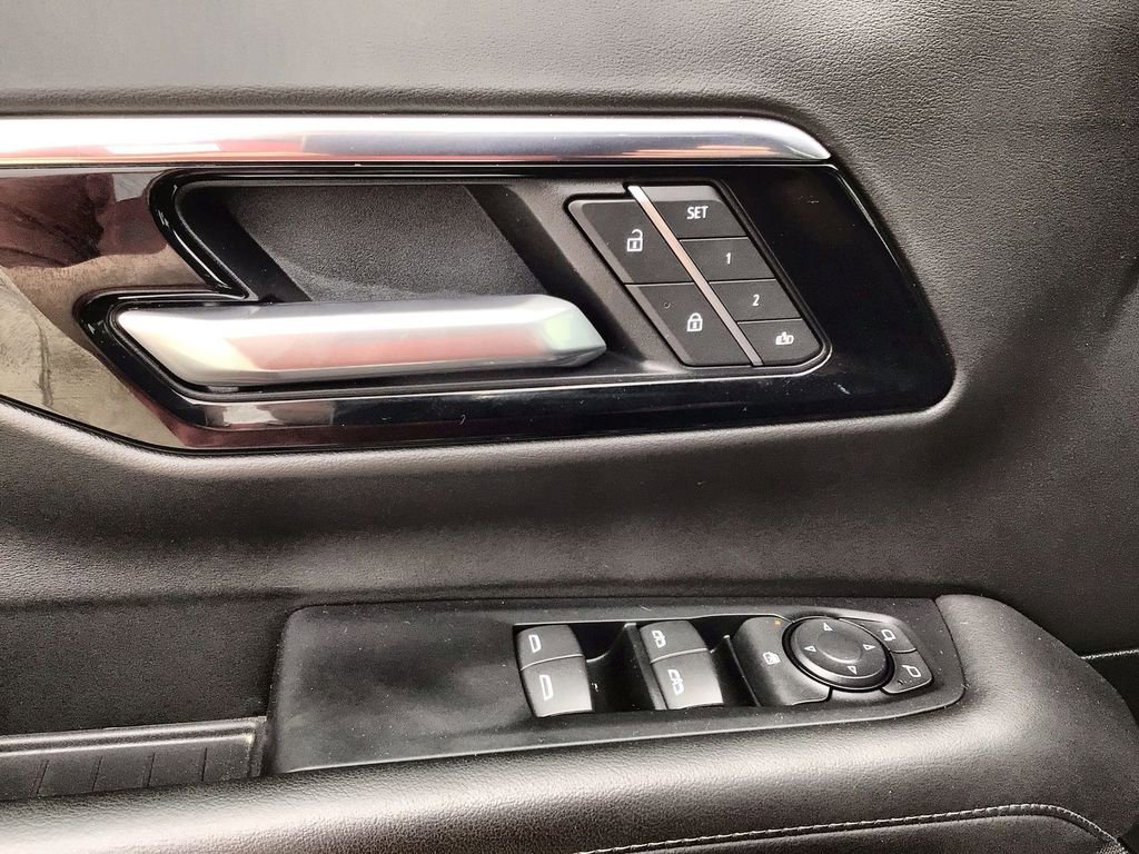 Used 2025 Chevrolet Tahoe LT image 24