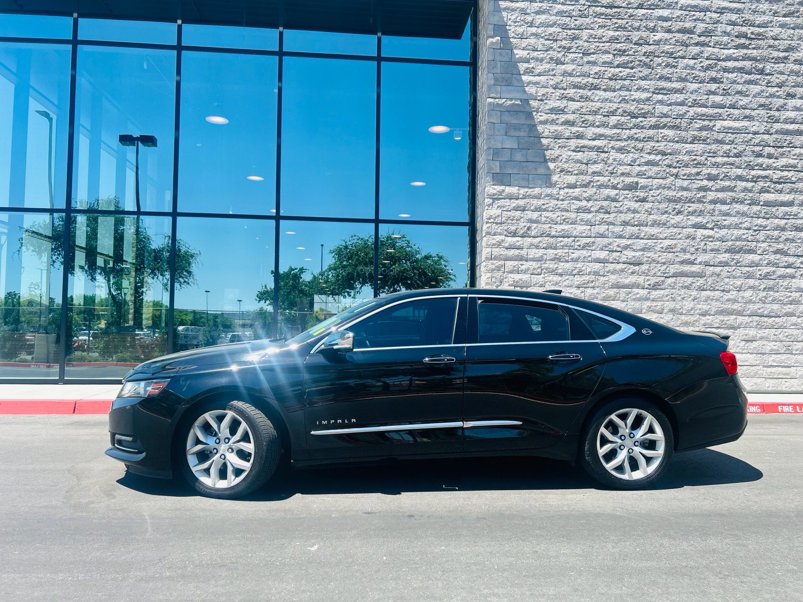 Used 2017 Chevrolet Impala Premier w/ Enhanced Convenience Package FWD image 14