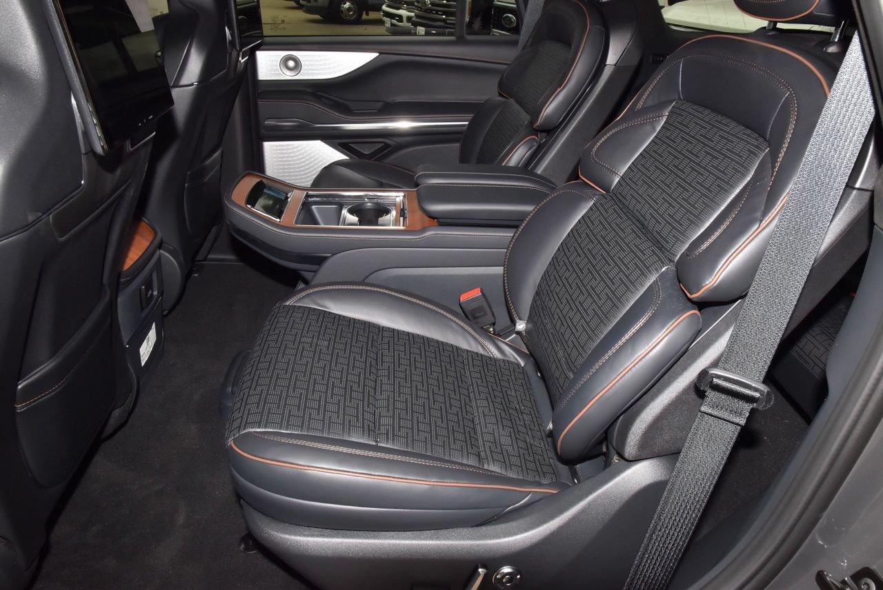 New 2026 Lincoln Navigator Black Label AWD/4WD image 14