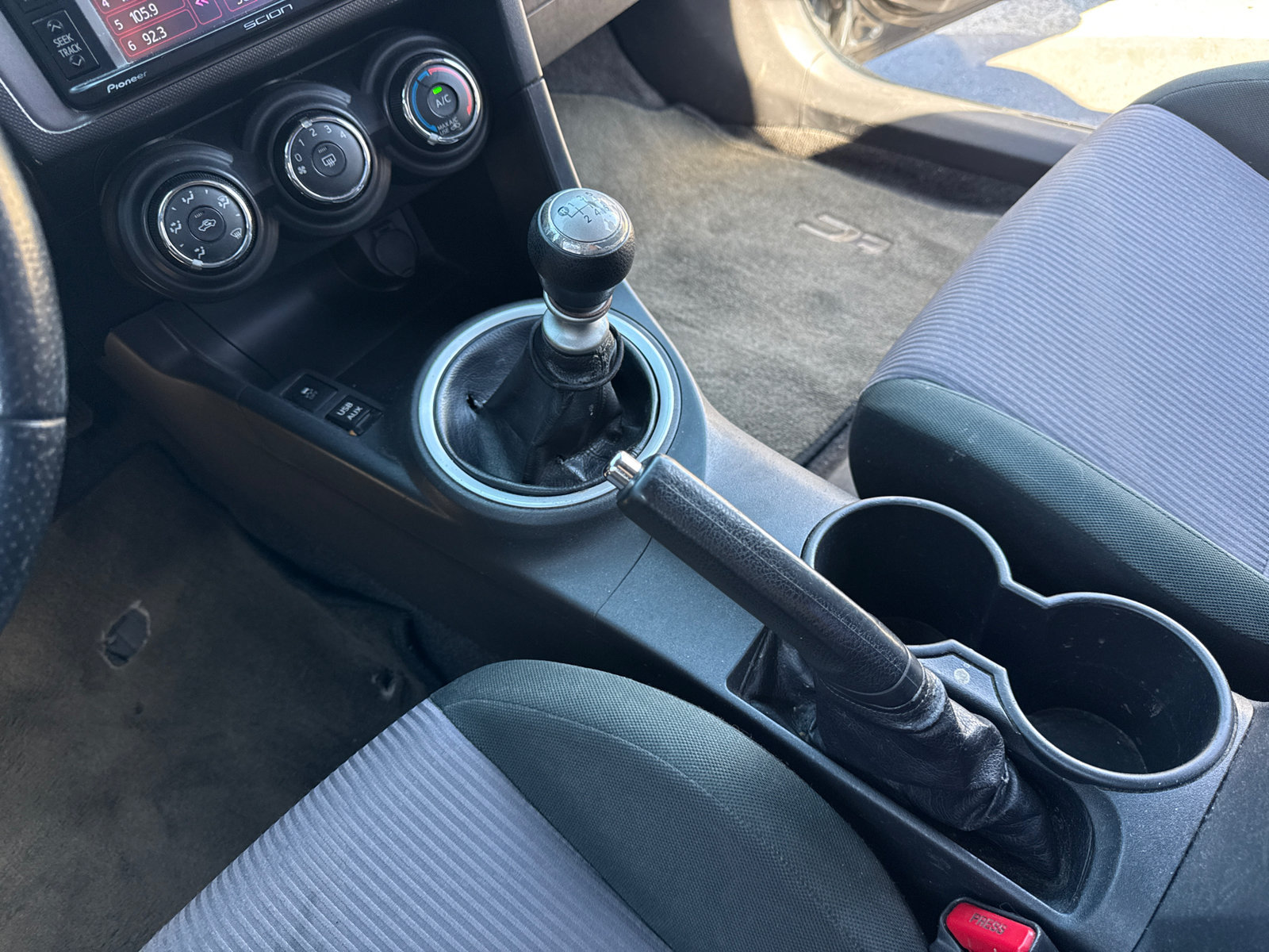 Used 2015 Scion tC FWD image 12
