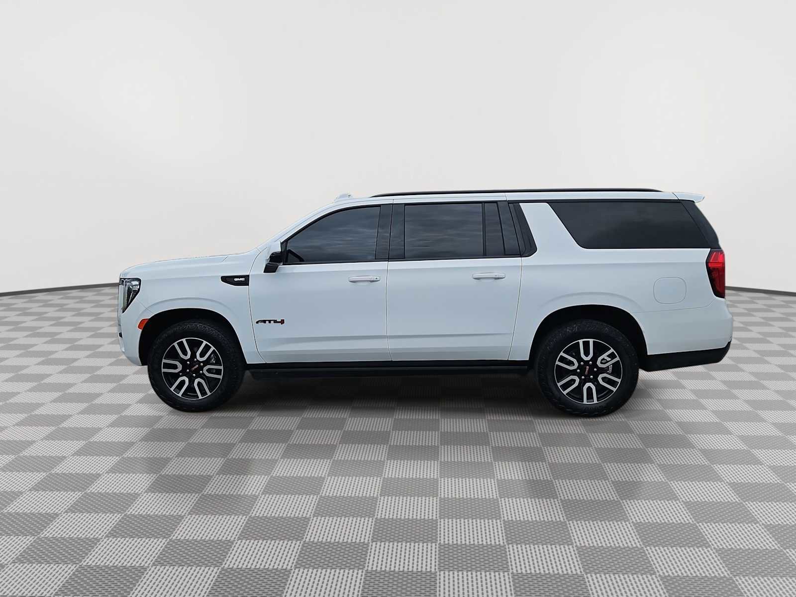 Certified 2023 GMC Yukon XL AT4 w/ Max Trailering Package AWD/4WD image 5
