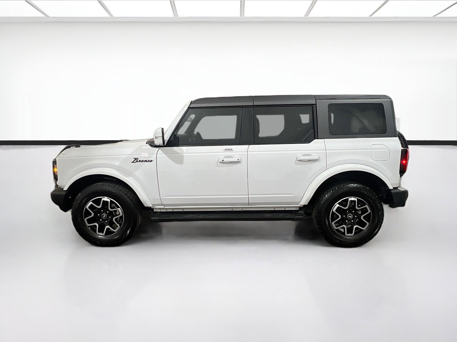 Used 2023 Ford Bronco Outer Banks AWD/4WD image 22
