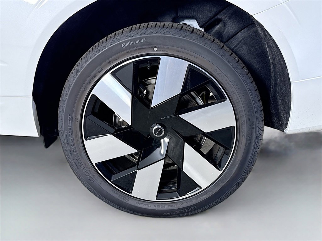 Used 2025 Volvo XC60 T8 Plus w/ Protection Package Premier image 31