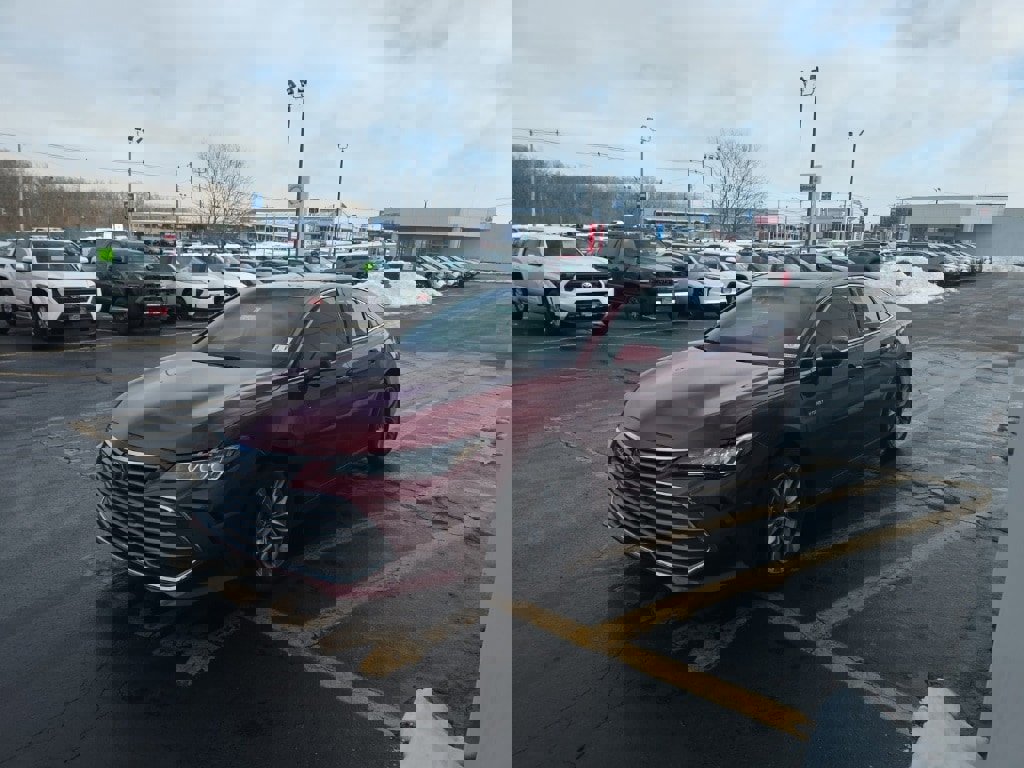 Certified 2021 Toyota Avalon XLE image 9