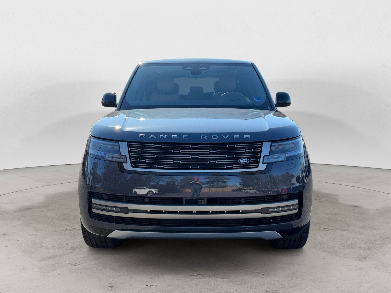 New 2026 Land Rover Range Rover Long Wheelbase SE image 8