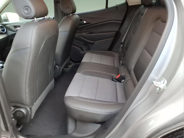 Used 2025 Chevrolet Trax LT w/ Driver Confidence Package FWD image 12