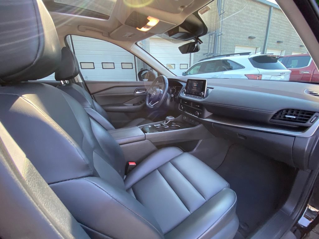 Used 2023 Nissan Rogue SV w/ SV Premium B Package FWD image 26