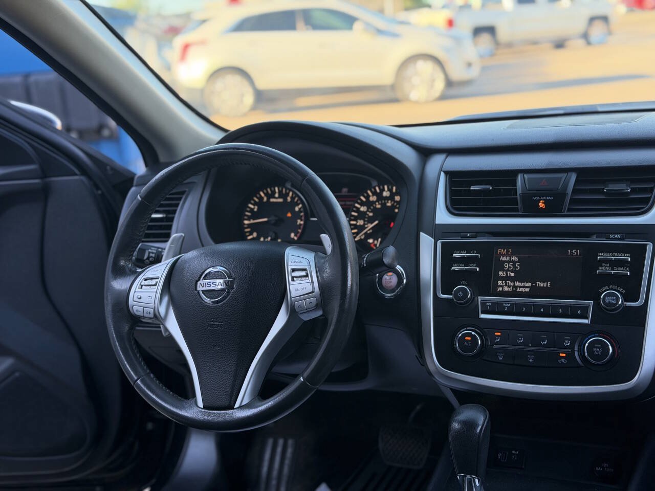 Used 2017 Nissan Altima 2.5 SR w/ Midnight Edition Package FWD image 16
