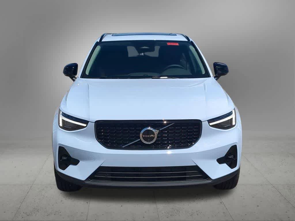 New 2026 Volvo XC40 B5 Plus w/ Protection Package Premier AWD/4WD image 9