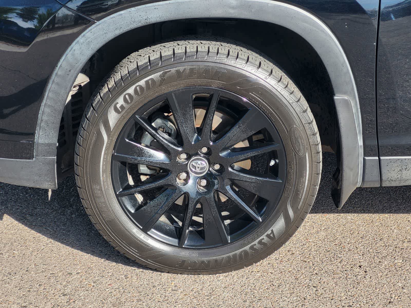 Used 2019 Toyota Highlander SE image 9
