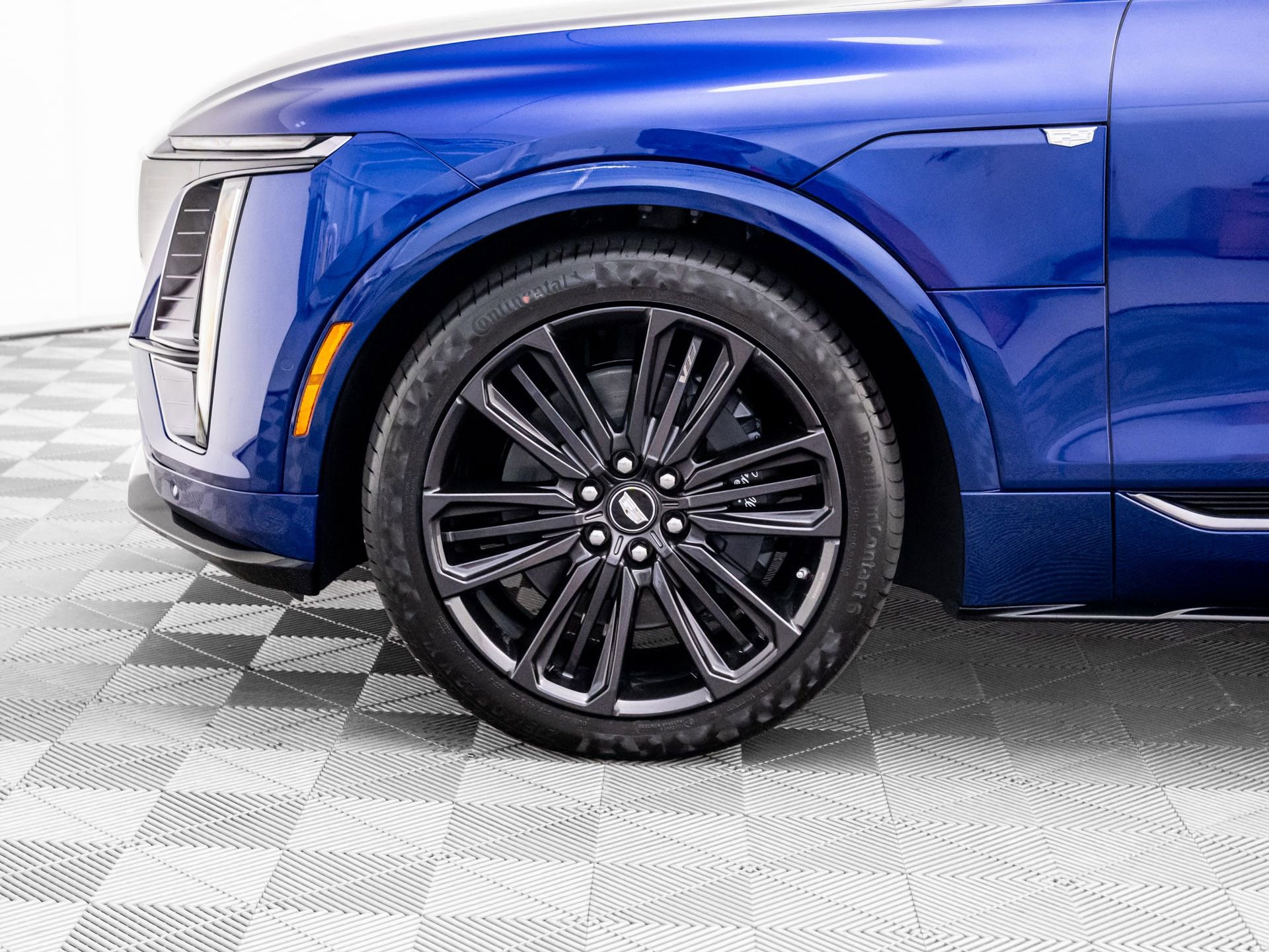 New 2026 Cadillac Lyriq V w/ LPO, Floor Liner Package AWD/4WD image 32