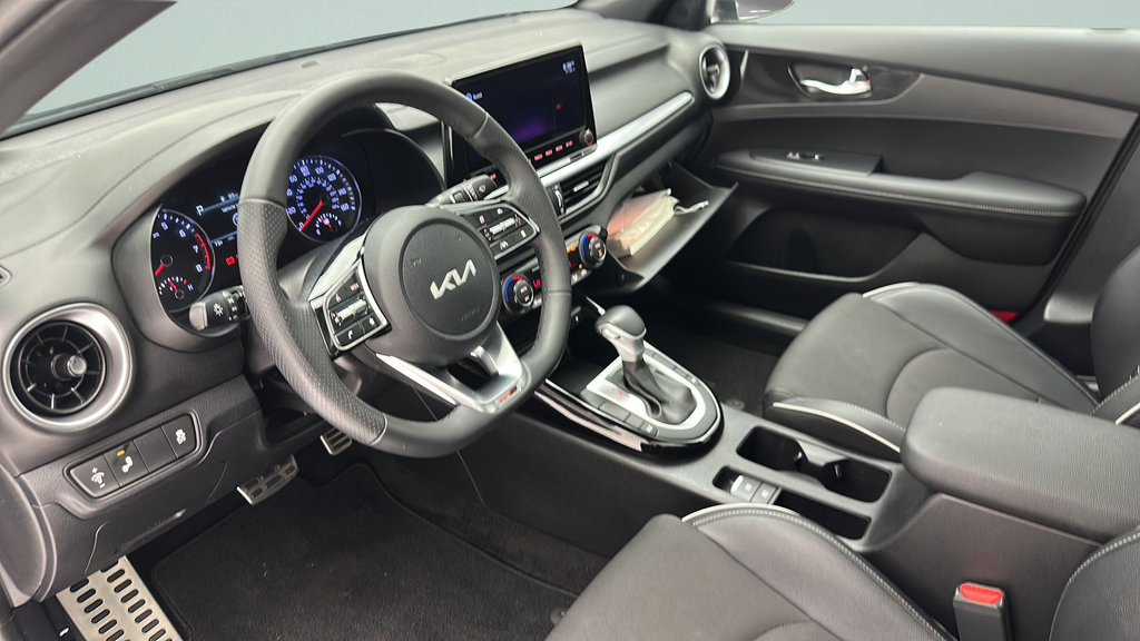 Used 2022 Kia Forte GT-Line w/ GT-Line Premium Package FWD image 11