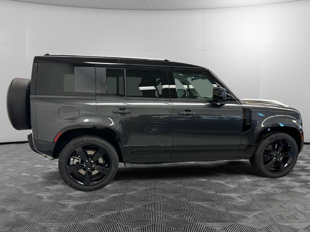 New 2026 Land Rover Defender 110 X-Dynamic SE image 6