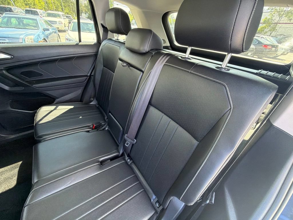 Used 2022 Volkswagen Tiguan SE AWD/4WD image 12