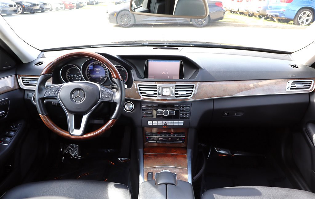 Used 2014 Mercedes-Benz E 250 BlueTEC Sedan image 12