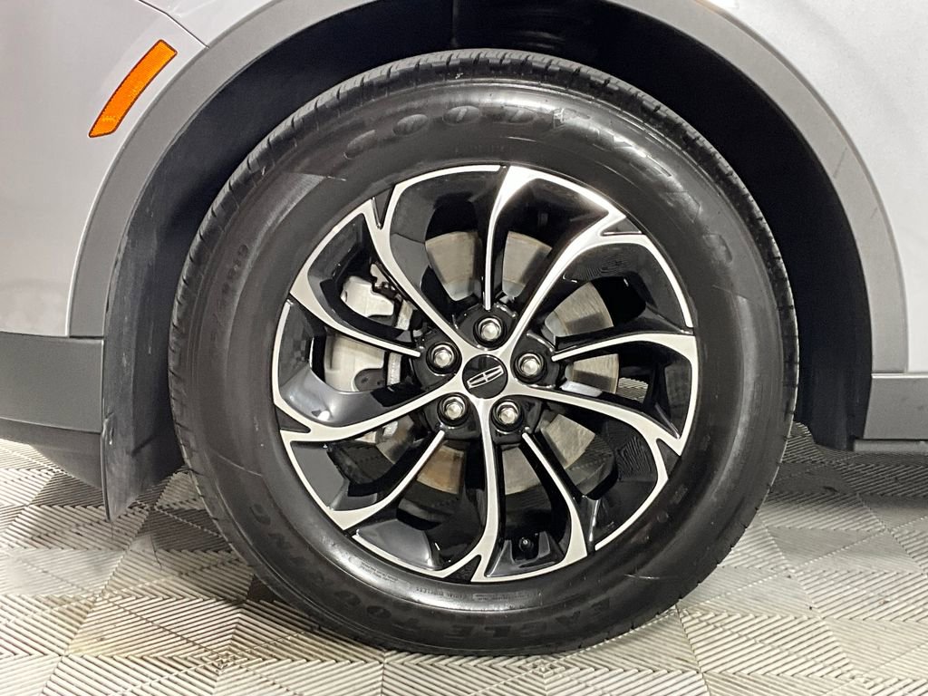 Used 2025 Lincoln Nautilus Premier AWD/4WD image 29