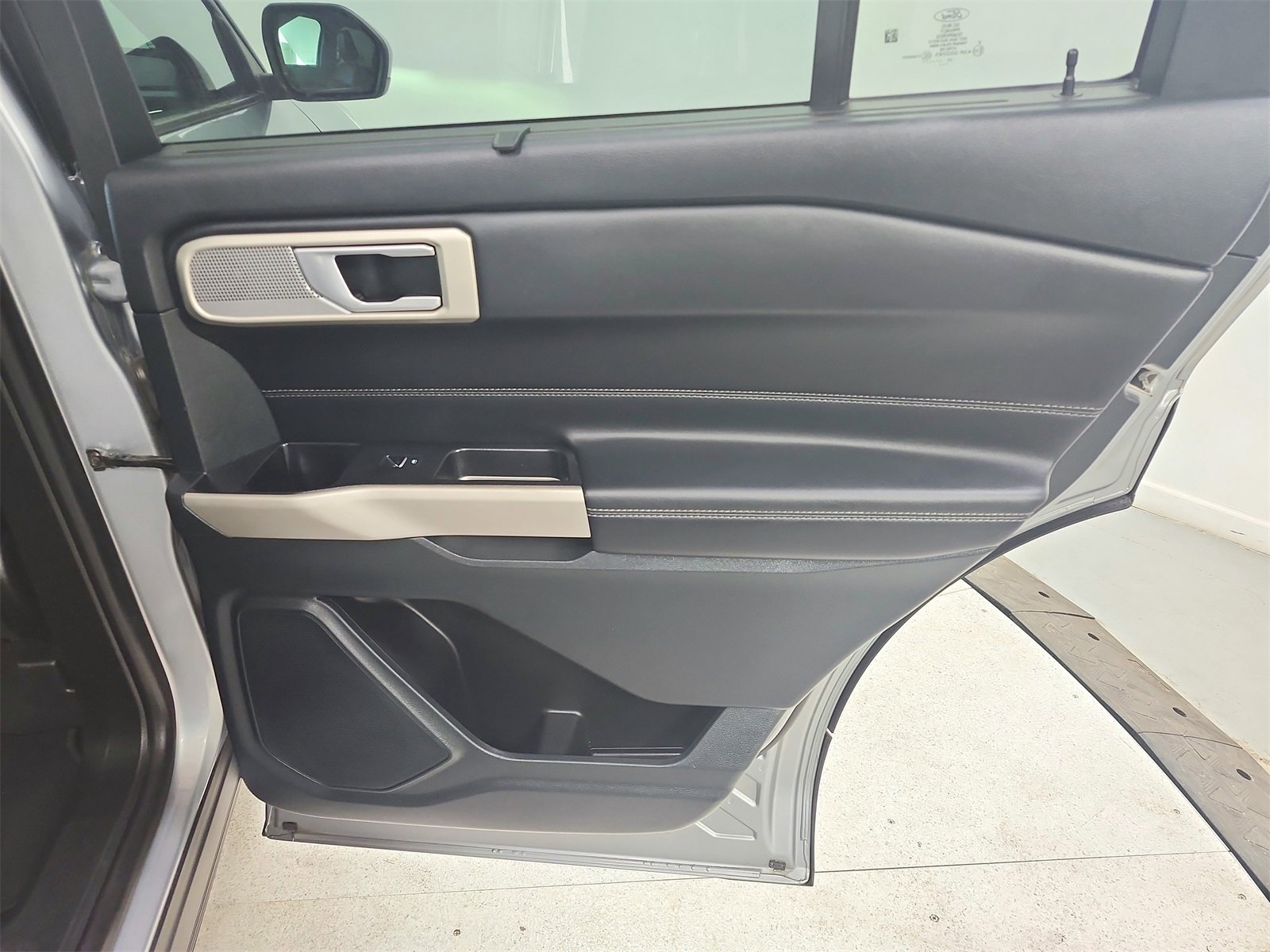 Used 2023 Ford Explorer Limited image 43