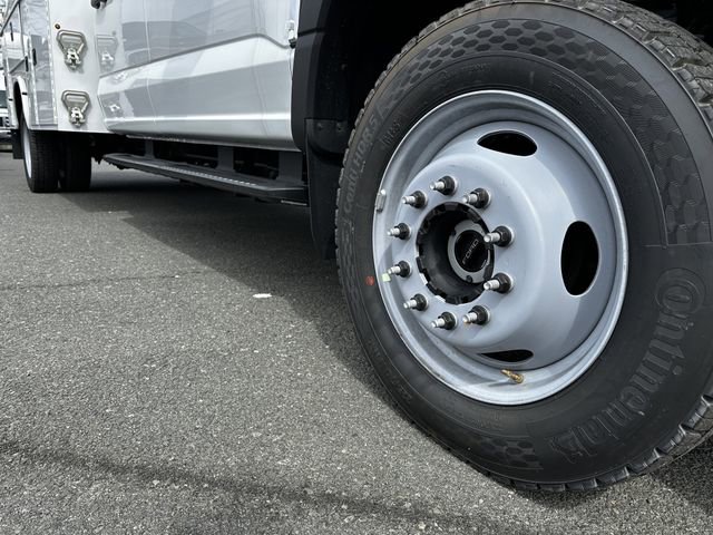 New 2026 Ford F550 4x4 Crew Cab image 12