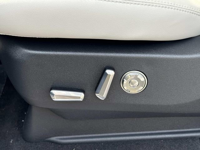 New 2026 Lincoln Navigator L Reserve AWD/4WD image 24
