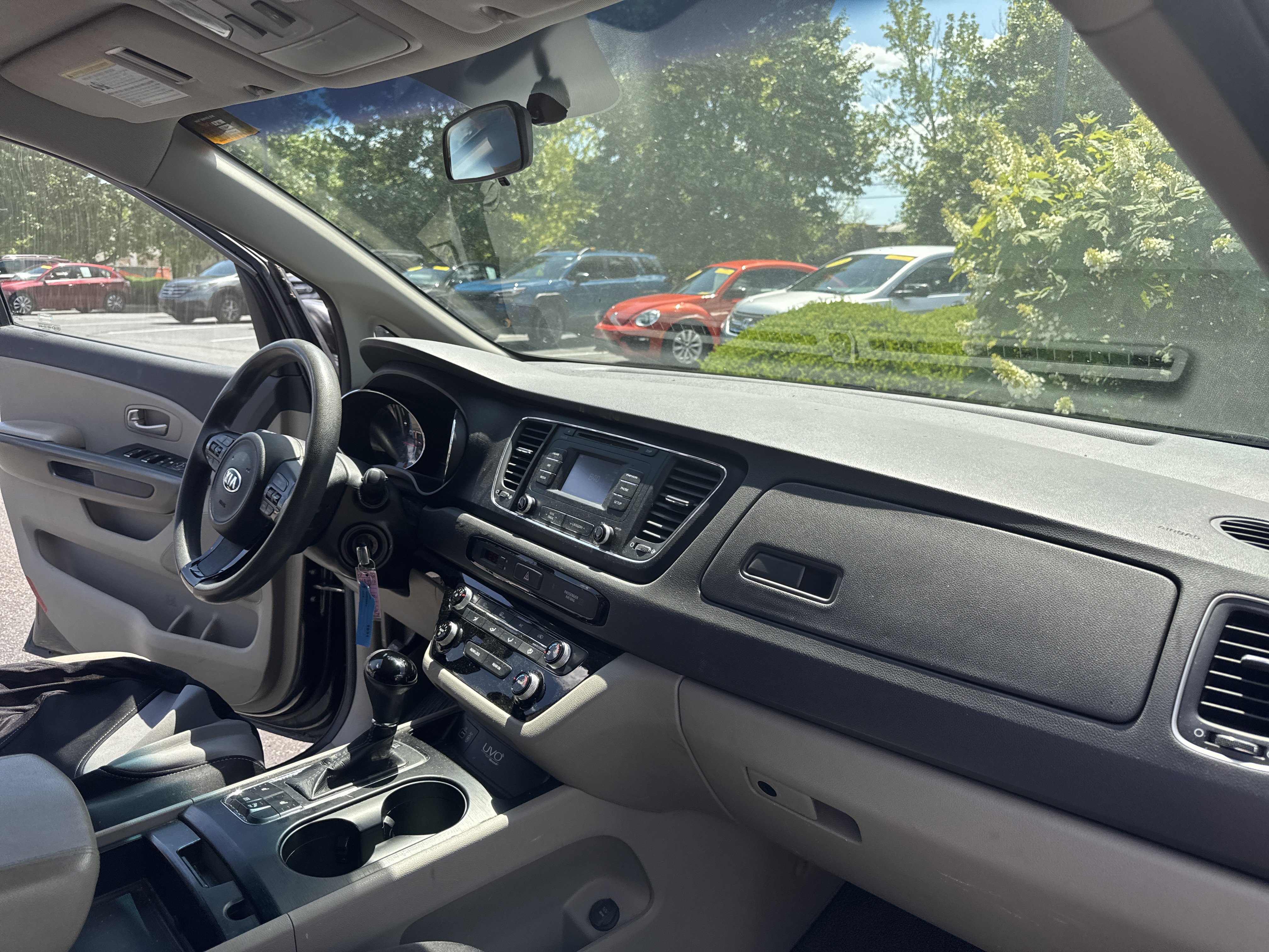 Used 2016 Kia Sedona LX w/ Option Group 020 FWD image 7