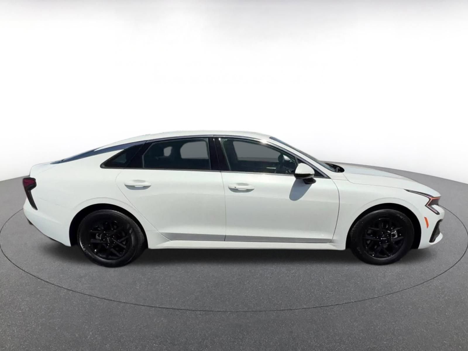 Used 2025 Kia K5 LXS image 16