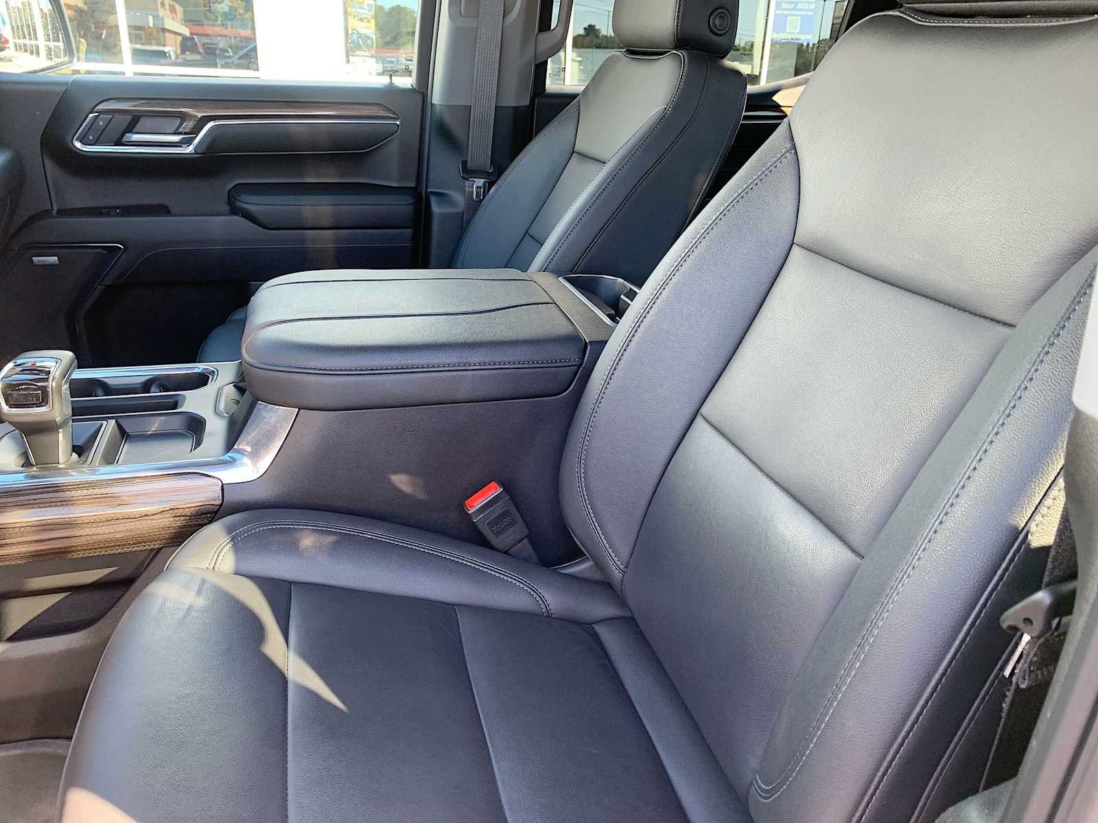 Certified 2025 Chevrolet Silverado 1500 LT Trail Boss w/ Convenience Package II AWD/4WD image 19