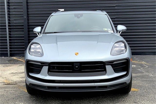 New 2025 Porsche Macan image 13