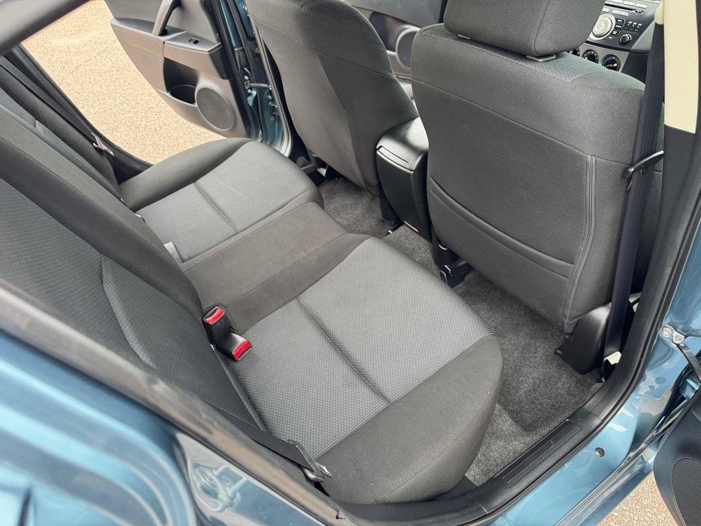 Used 2011 MAZDA MAZDA3 i Sport FWD image 21